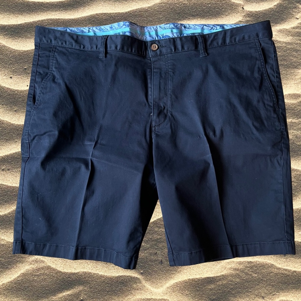 Tommy Bahama Shorts in Navy and Black Color - Picture 2 of 9